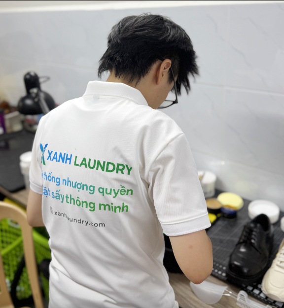 Khu vực vệ sinh giày dành cho các chất liệu đặc biệt: da lộn, da thuộc, nubuk...