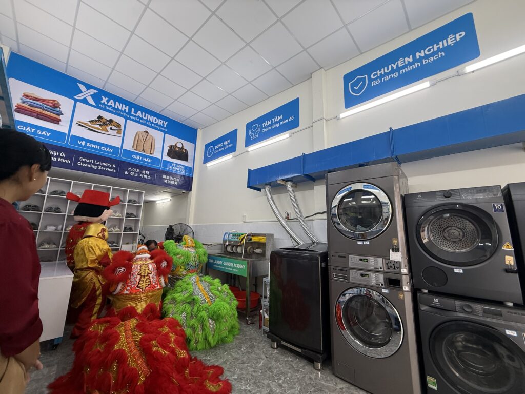 Các mô hình mỏ tiệm giặt sấy giặt là phổ biến So sánh 4 cách mở tiệm giặt sấy: tự làm, đội lắp đặt, nhượng quyền phổ biến và XANH LAUNDRY